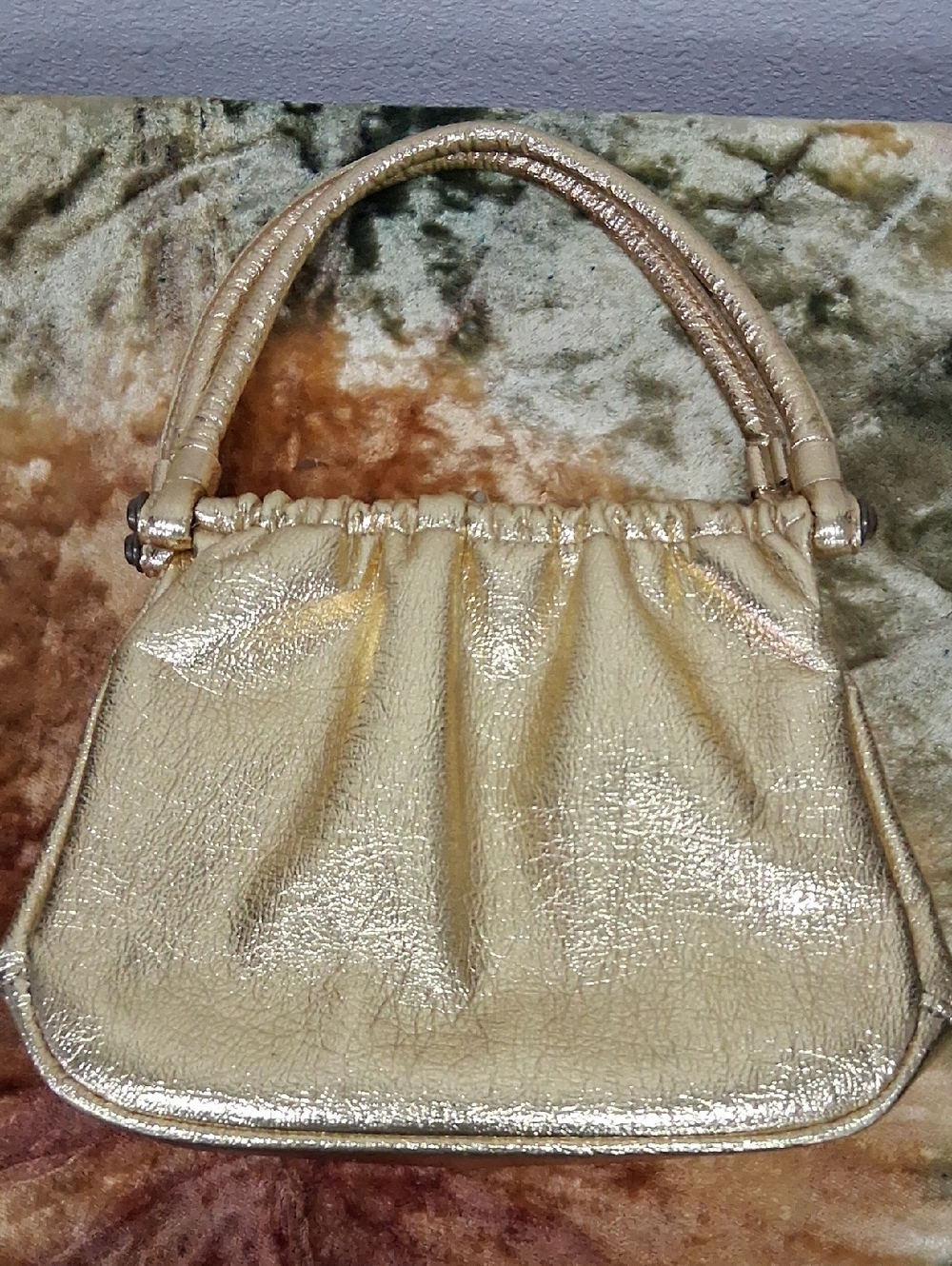 Vintage 60's Gold Metallic Women's Handbag - Elegant Evening Handbag.